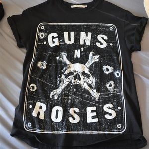 Alice Olivia Gun and Roses t shirt